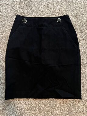 Banana Republic black pencil skirt w pockets and button details, size 0P